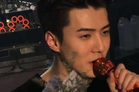 娱乐圈吃瓜抖音背景图片,揭秘抖音背景下的吃瓜盛宴