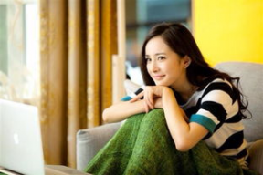 爱豆吃瓜娱乐酱杨幂,从童星到收视女王，揭秘娱乐圈的辉煌与心酸
