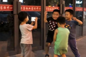 娱乐吃瓜头像男生,轻松打造专属男生动漫头像，秀恩爱不再撞款！”